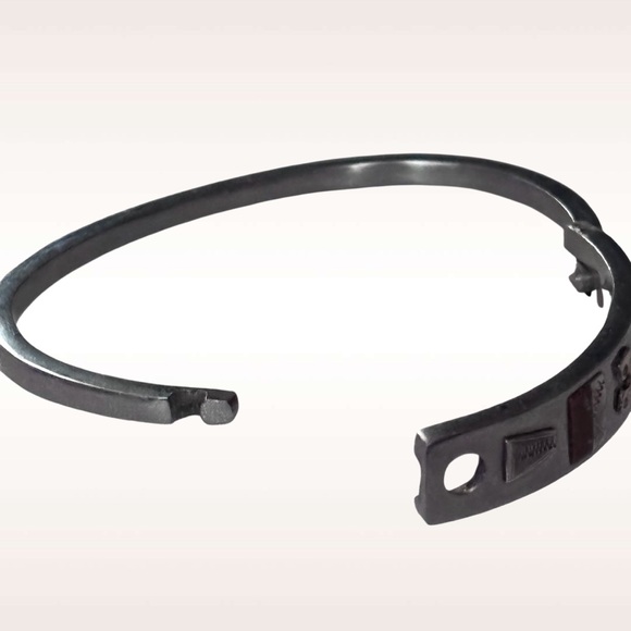 🌼Silver Tone & Copper Symbolic Bracelet - Picture 6 of 6